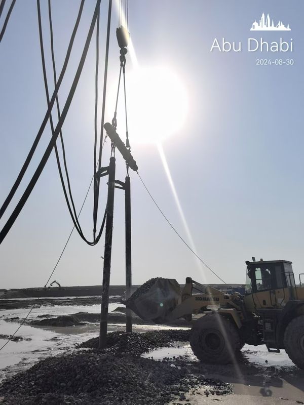 Đóng cọc rung nén để có Biên độ rung cọc vượt trội từ 14-28 mm và Loại nguồn điện