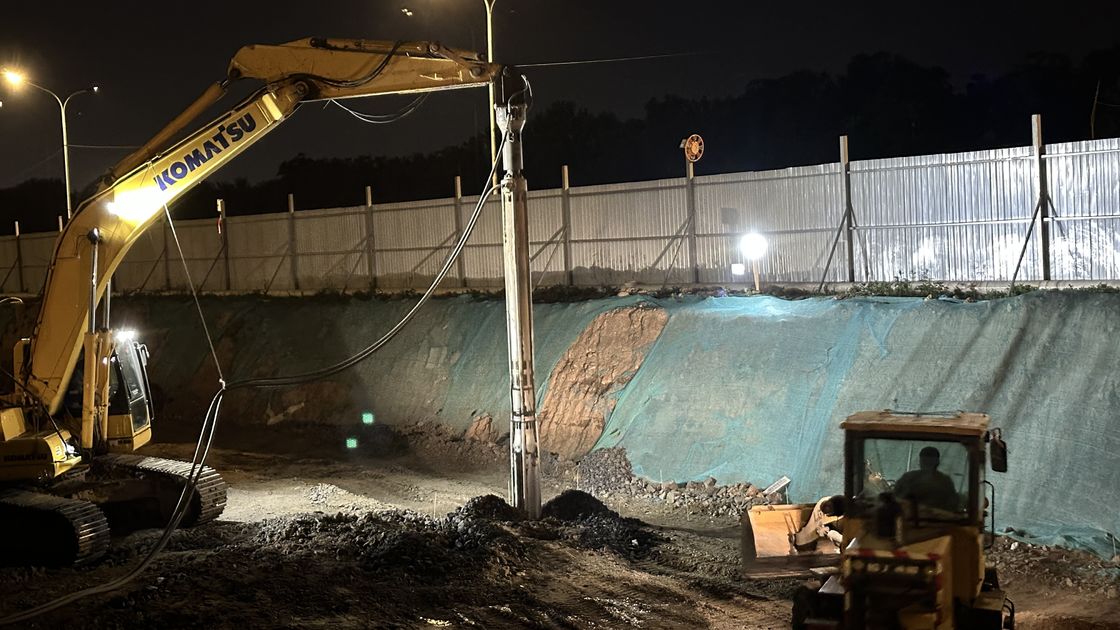 BVEM 2600 r/min tốc độ xoay Vibroflotation Thiết bị gắn trên máy đào chia sẻ hệ thống điện thủy lực