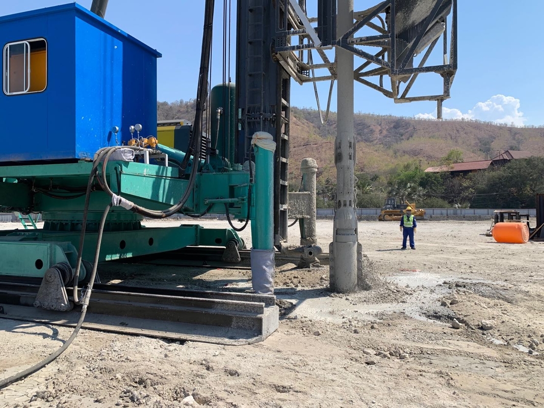 Nguồn cấp dữ liệu dưới cùng Thiết bị Vibroflot Loại khung cọc đi bộ để cải tạo đất mềm bằng đất sét bùn